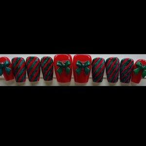 Festive Red and Green Nail Set with Bows